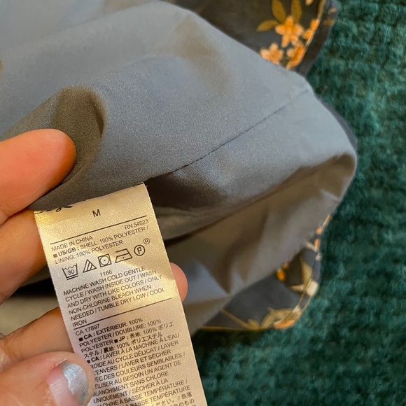 Banana Republic Floral Blouse Sheer Sleeves Size M - Picture 4 of 5